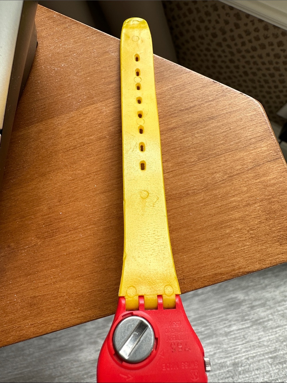 Vintage Swatch Multicolor Green Yellow Red Strap Watch - Picture 4 of 7